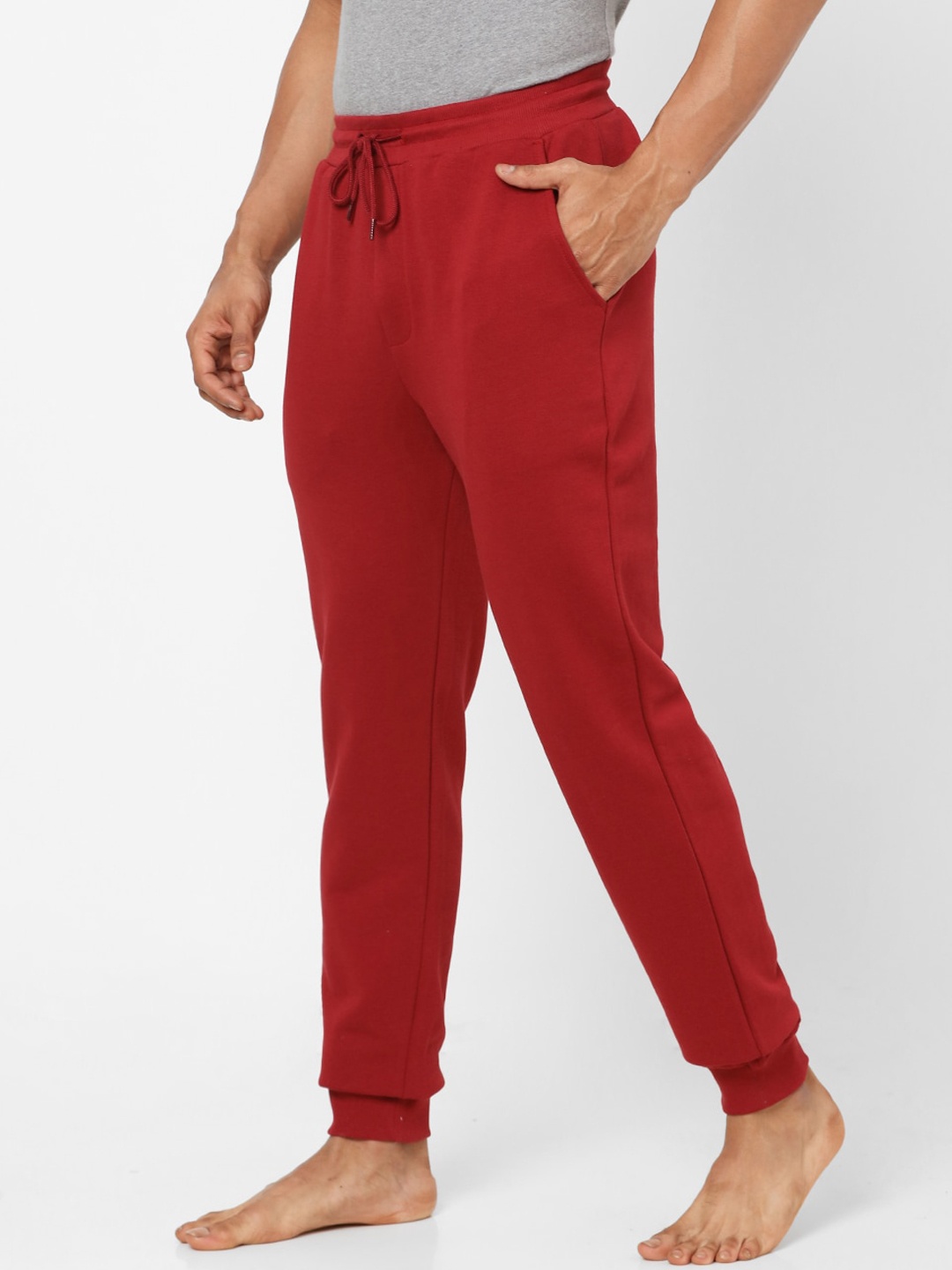 

Ajile by Pantaloons Men Red Solid Regular Fit Joggers