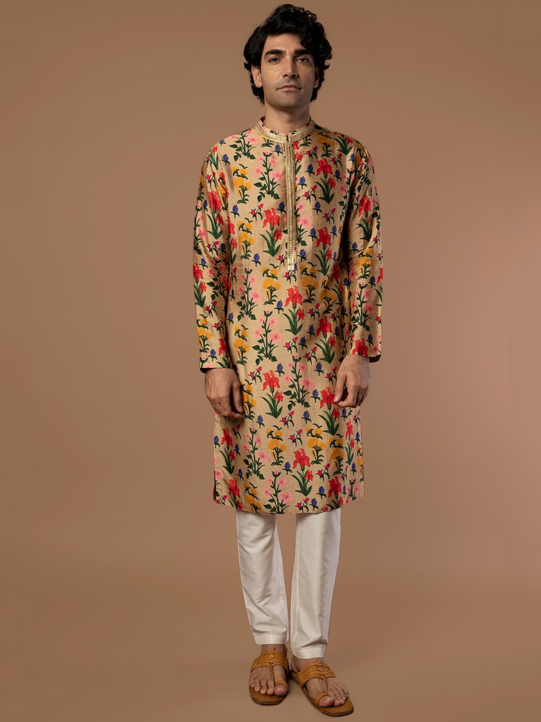 

Masaba Men Beige Floral Printed Raw Silk Raw Silk Kurta