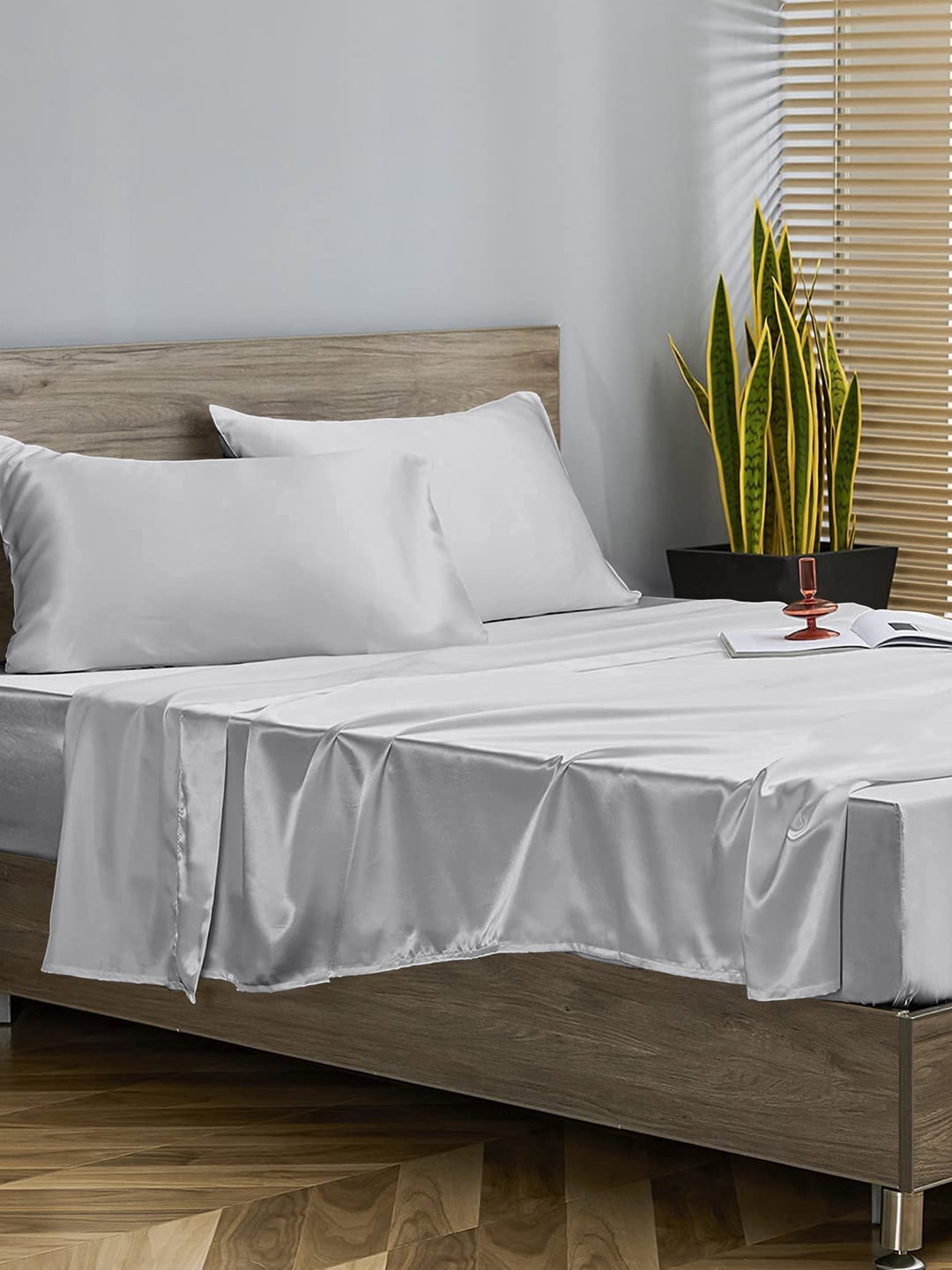 

LINENWALAS Happy Sleeping Set Of 2 Silver-Coloured Solid 300 GSM Pillow Covers
