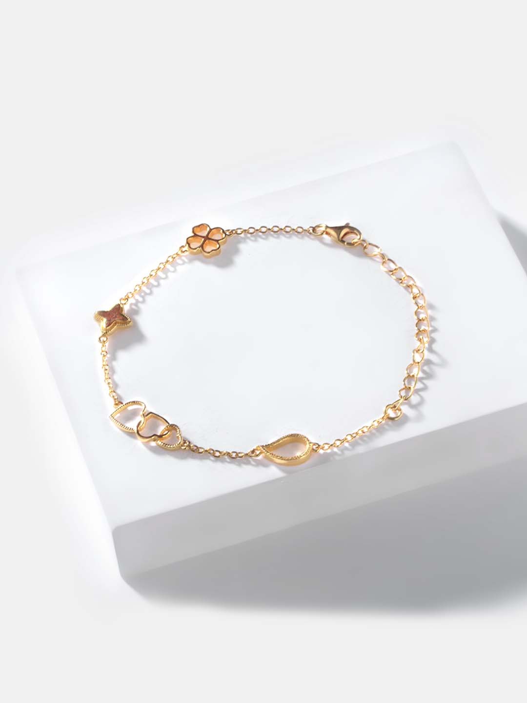 

SHAYA Women Gold Plated Heart and Clover Leaf Motifs Silver Link Bracelet
