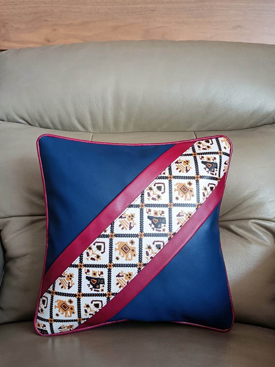 

IMARS Blue & Red Set of 2 14"*14" Ethnic Motif Print Square Cushion Covers