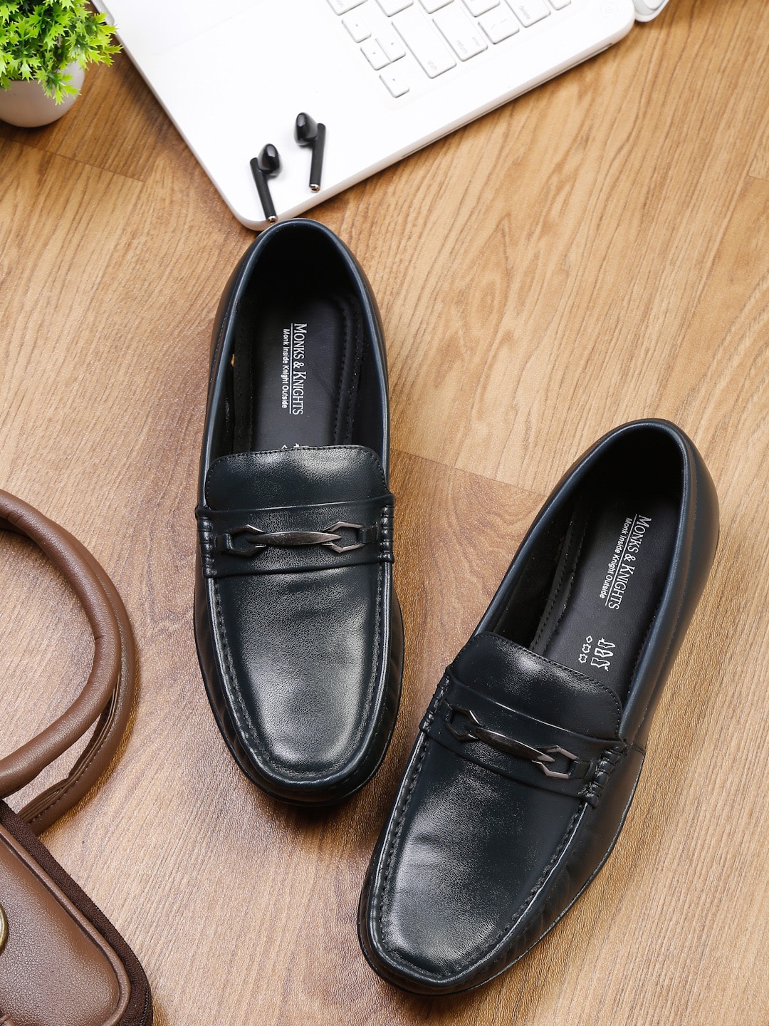 

MONKS & KNIGHTS Men Blue Textured Leather Loafers