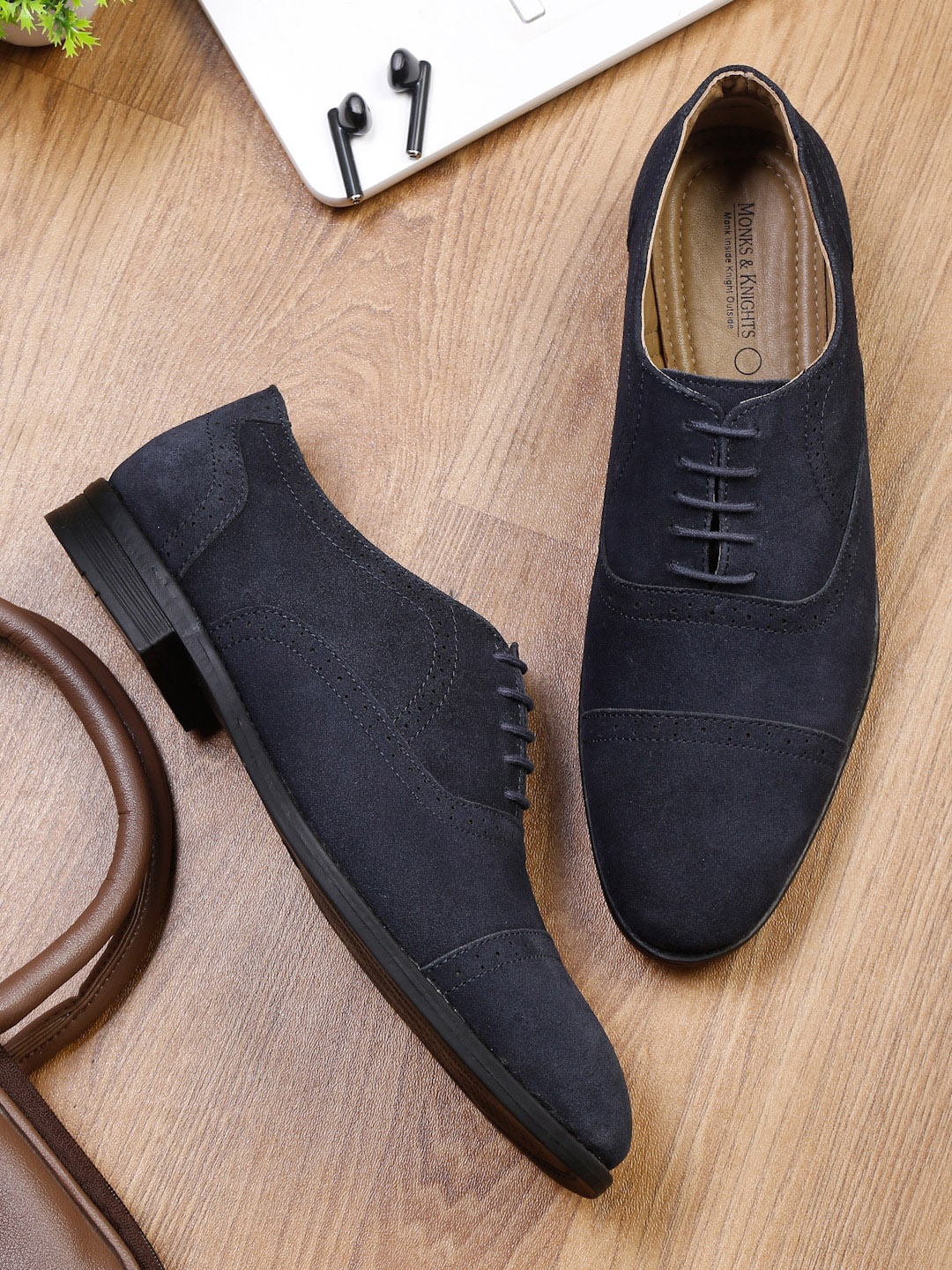 

MONKS & KNIGHTS Men Blue Textured Suede Oxfords