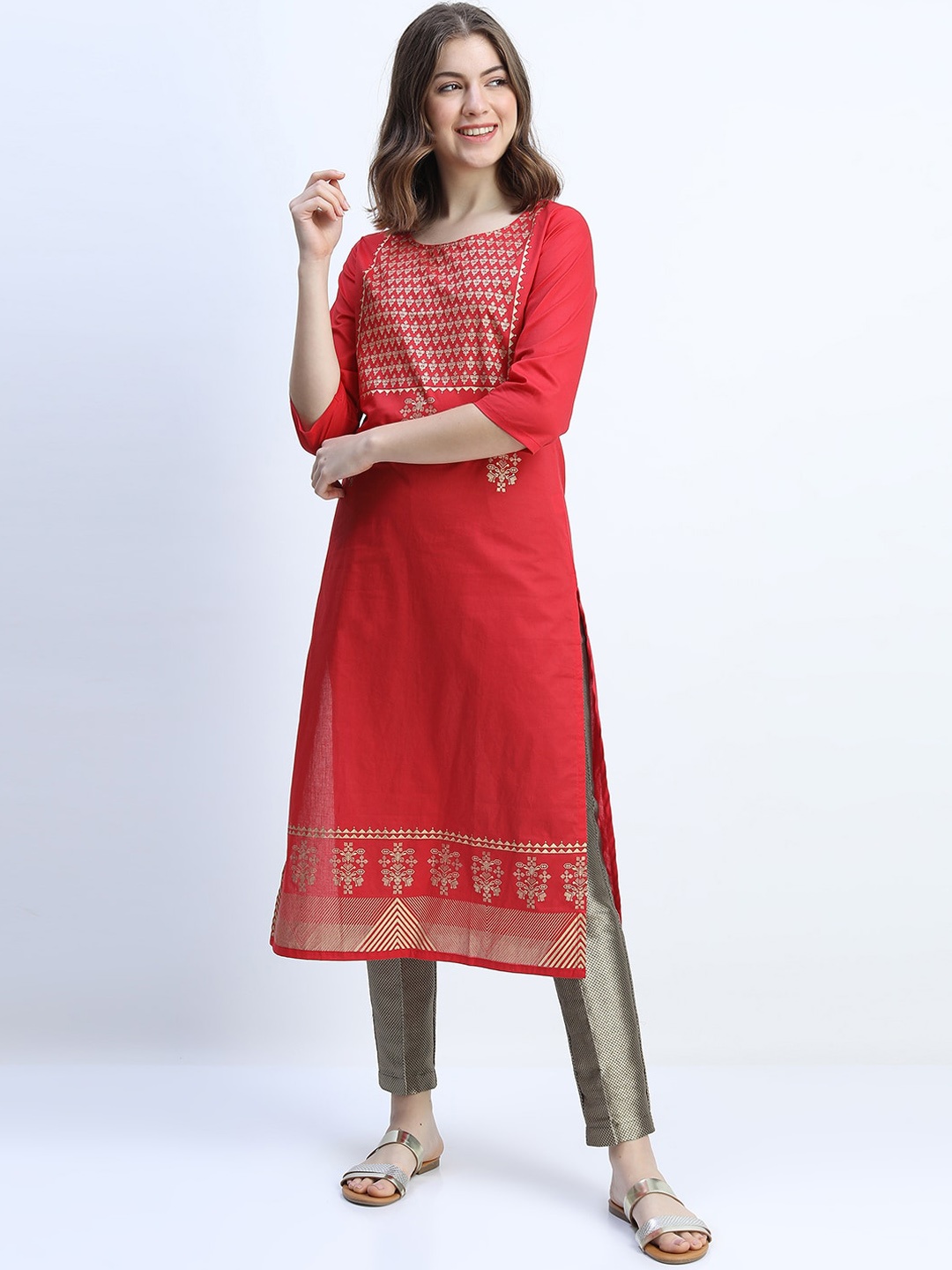 

Vishudh Women Red Ethnic Motifs Printed Kurta