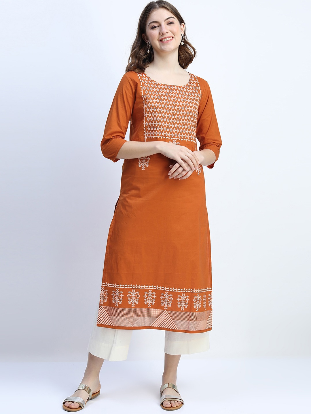 

Vishudh Women Brown & White Ethnic Motifs Printed Straight Kurta