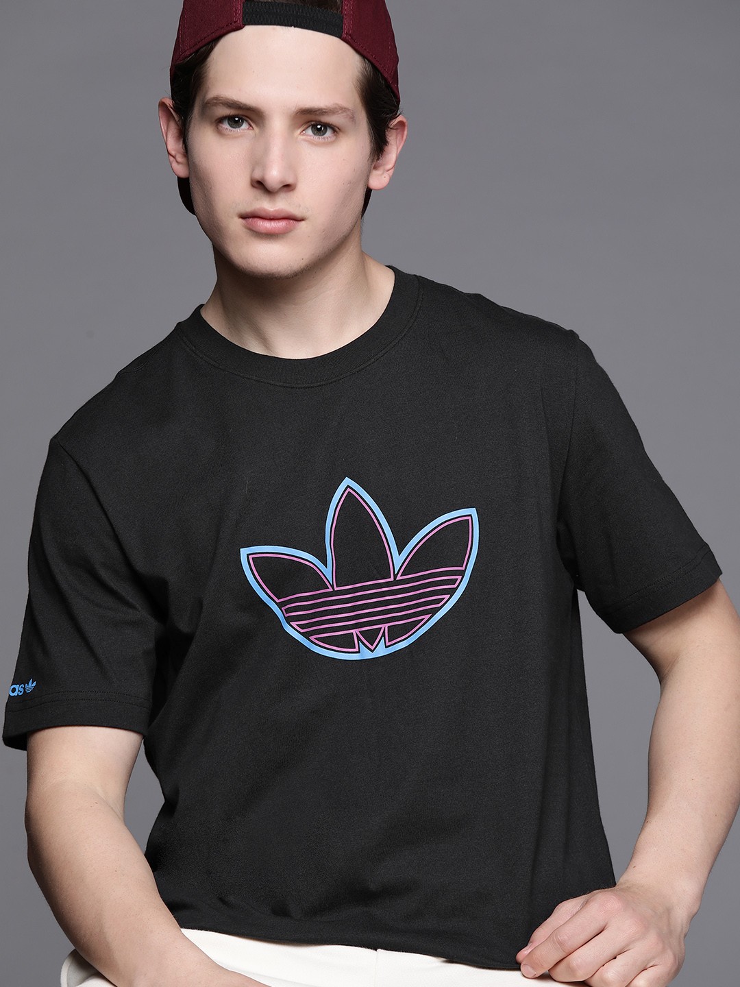 

ADIDAS Originals Men Black Outline Logo Printed Pure Cotton Sustainable T-shirt