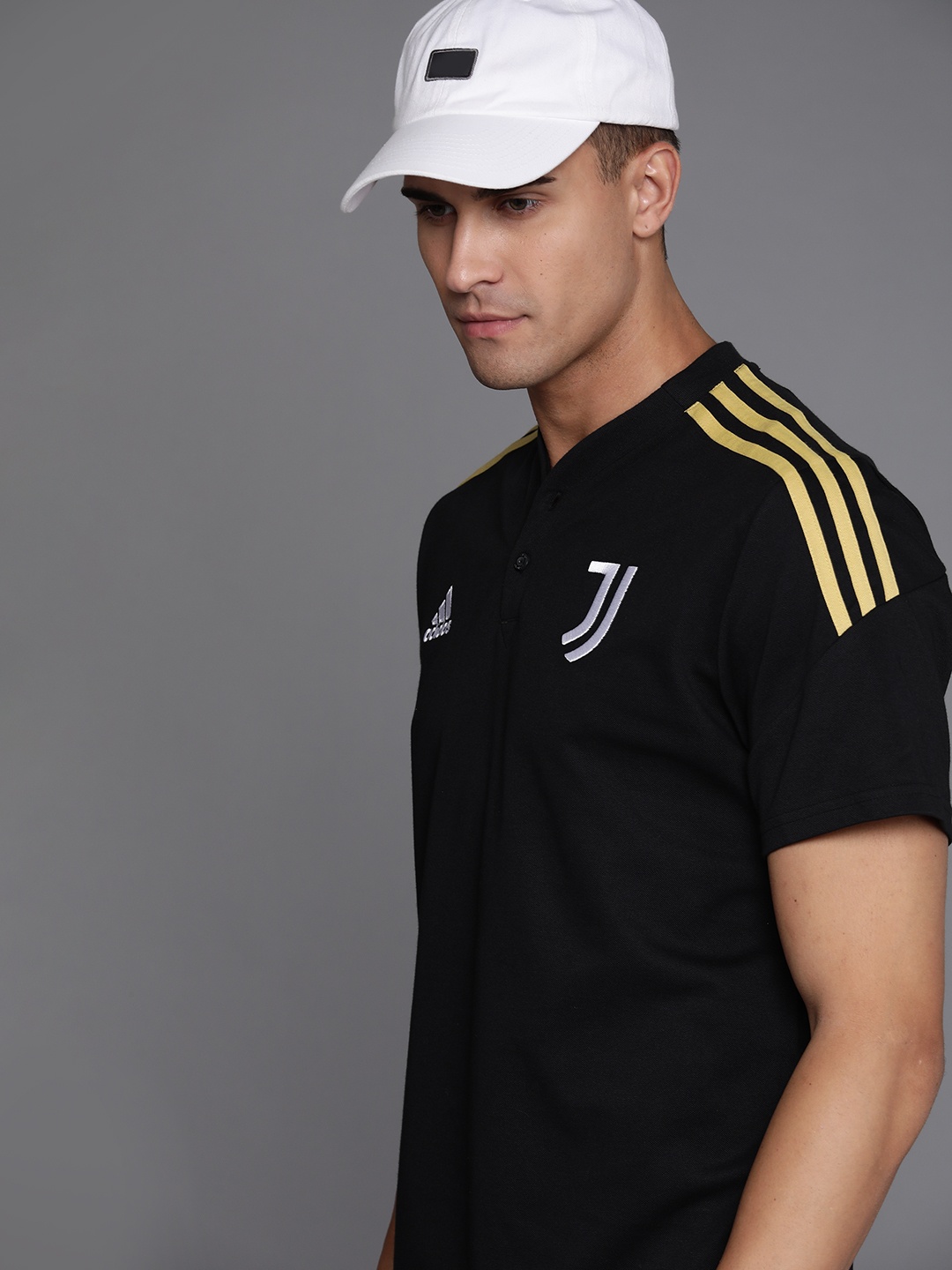 

ADIDAS Men Black Brand Logo Juventus Printed V-Neck Aeroready Football T-shirt