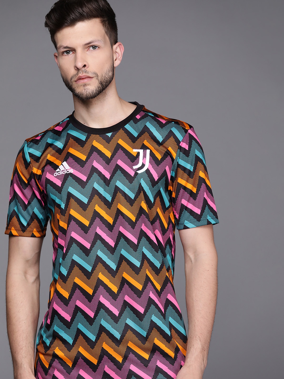 

ADIDAS Men Black & Orange Chevron Printed Juventus Pre-match Sustainable Football Jersey