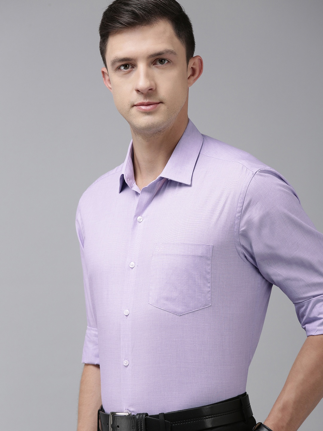 

Arrow Men Purple Solid Slim Fit Formal Shirt