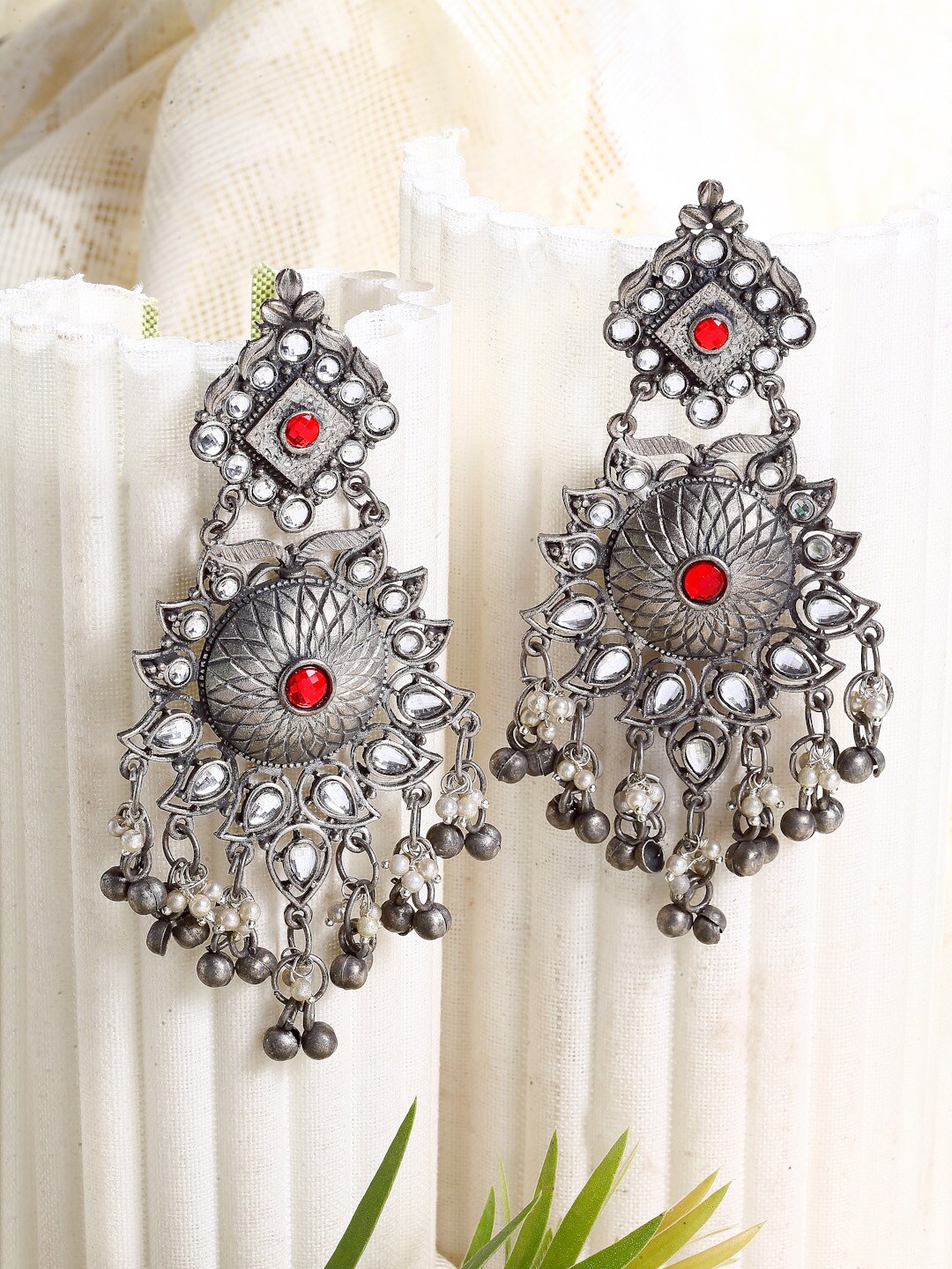 

Moedbuille Red Classic Chandbalis Earrings