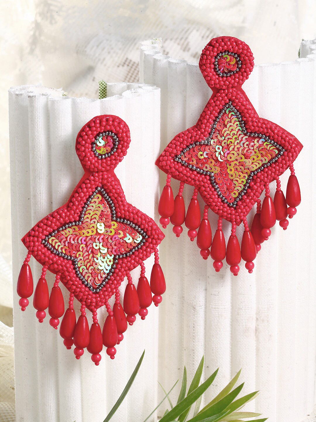 

Moedbuille Red Contemporary Drop Earrings