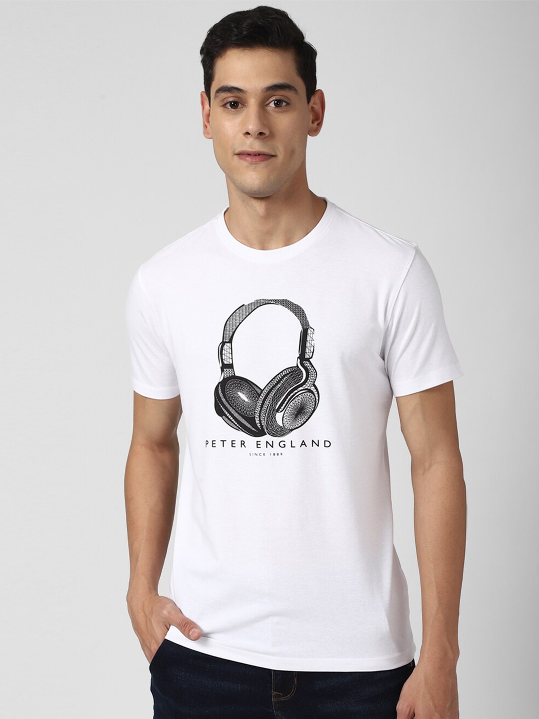 

Peter England Casuals Men White Typography Printed Slim Fit T-shirt