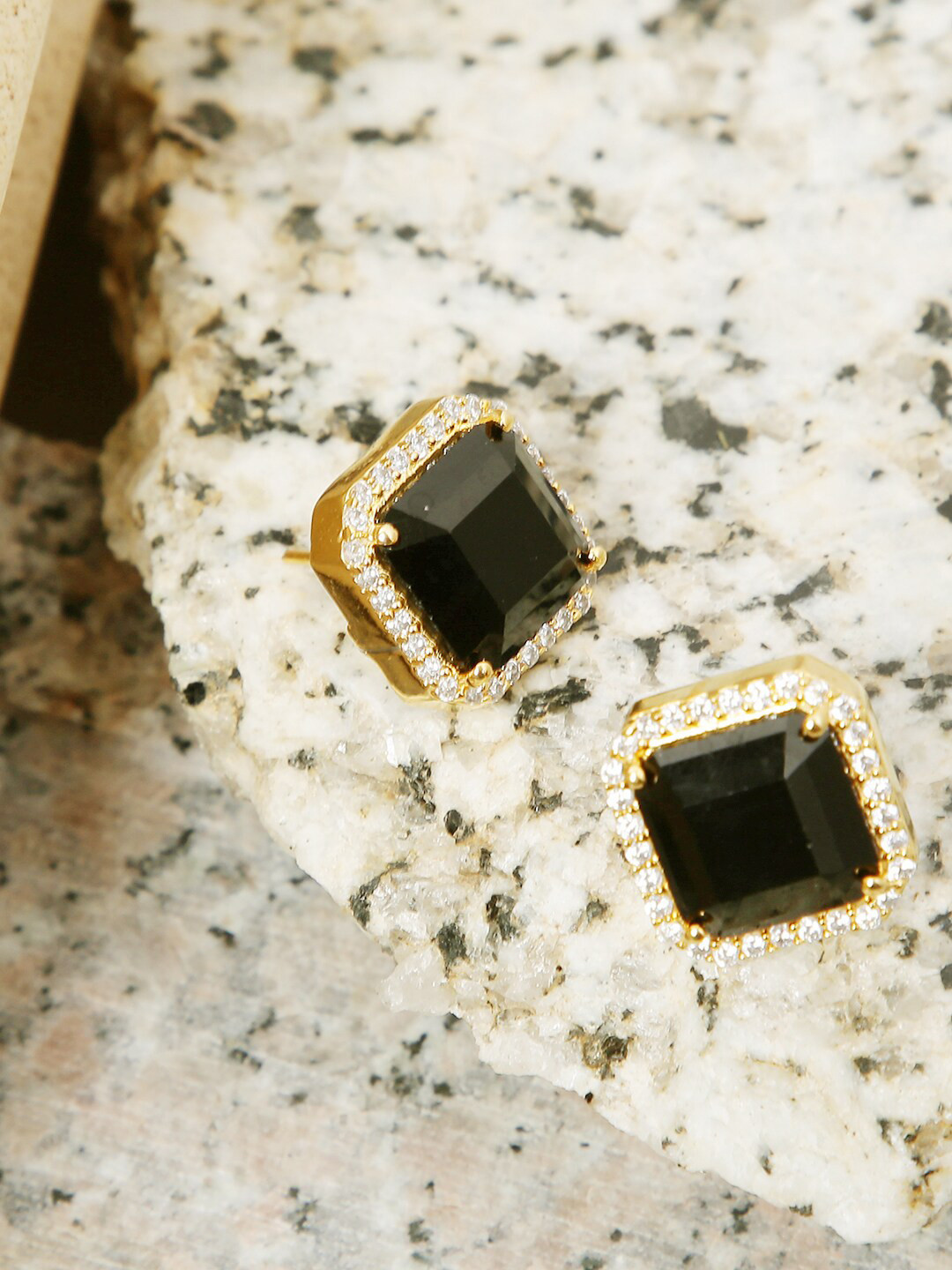 

XAGO Black & Gold-Toned Contemporary Studs Earrings