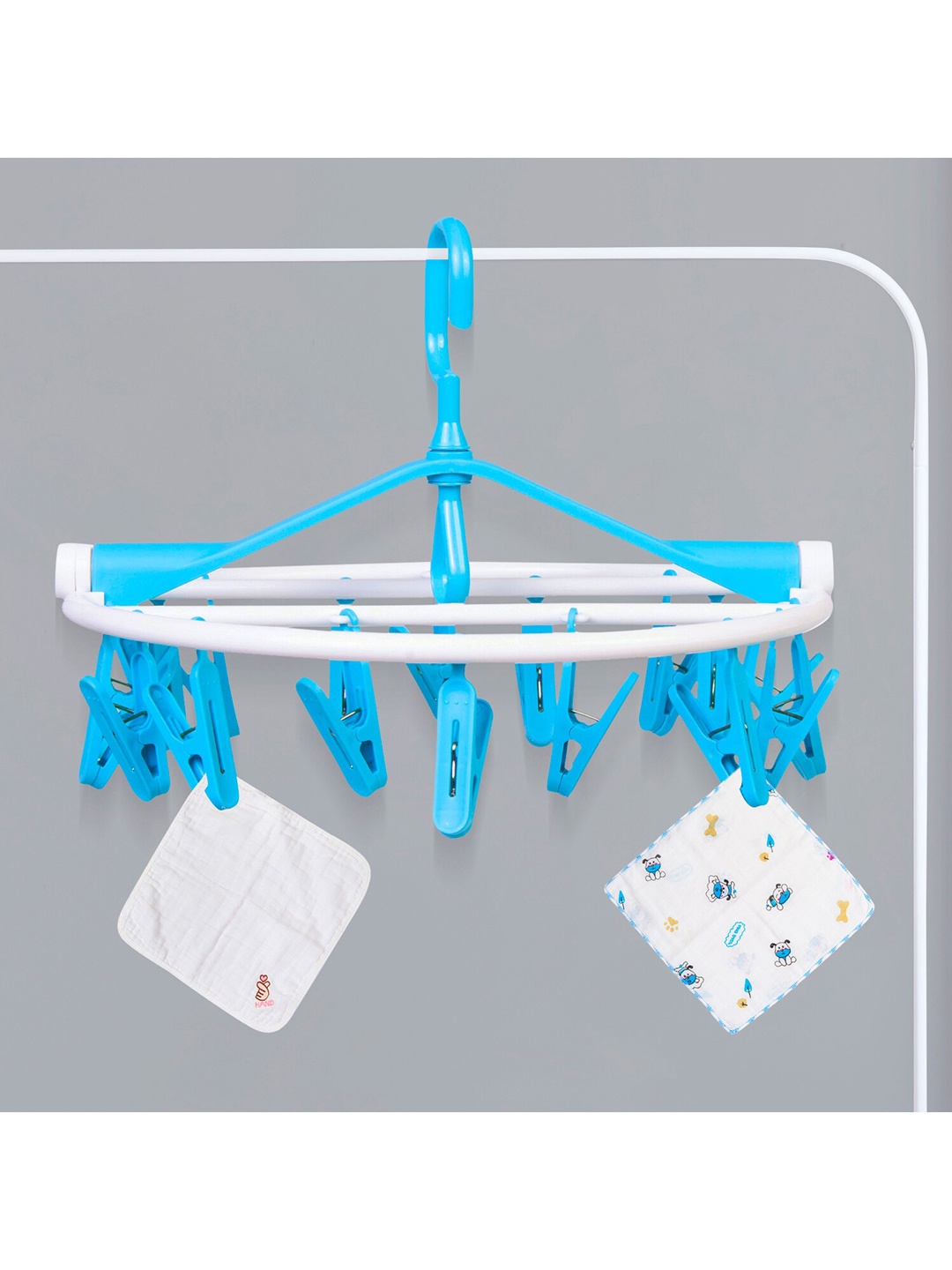

Baby Moo Blue & White Solid Plastic Clip Hanger