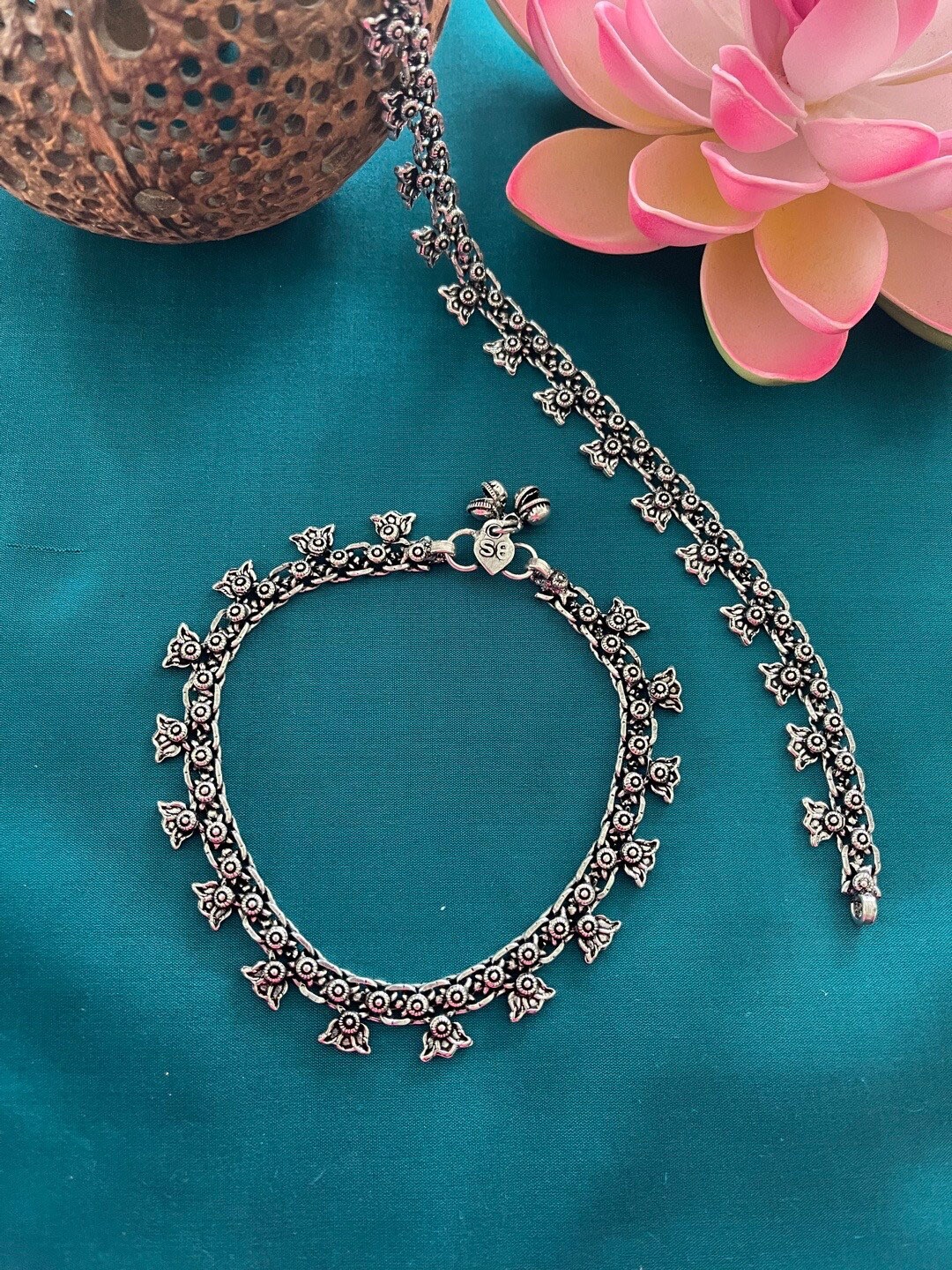 

Digital Dress Room Set Of 2 Oxidised Silver-Plated Lotus Designed Anklets