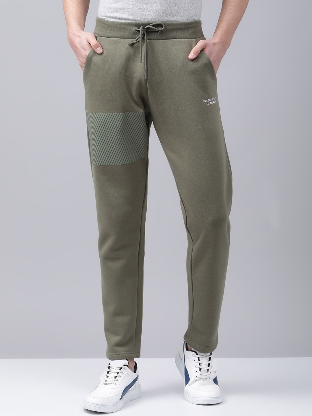 

LINDBERGH Men Olive Green Trousers