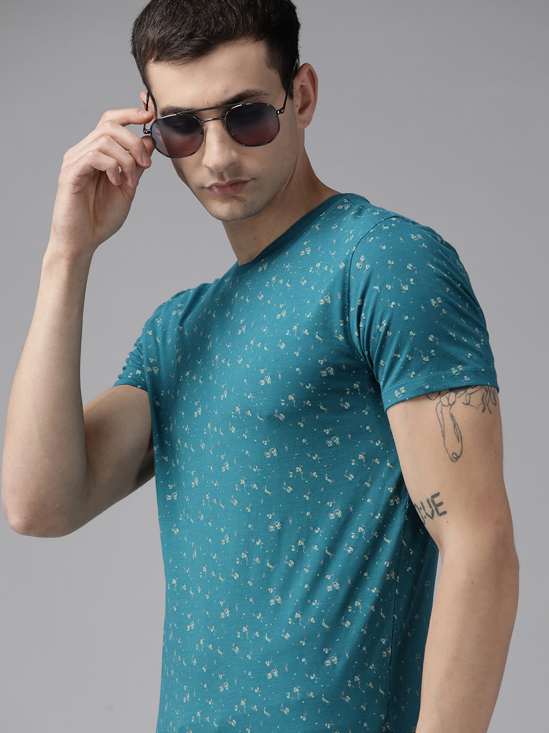 

V Dot Men Floral Printed Pure Cotton T-shirt, Teal