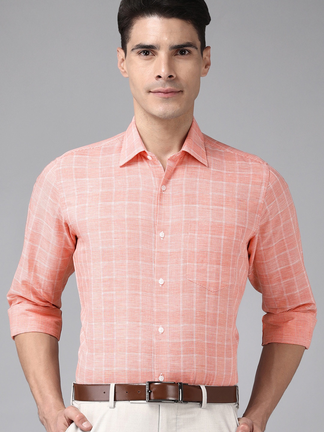 

Van Heusen Men Pink Checked Custom Fit Pure Cotton Formal Shirt