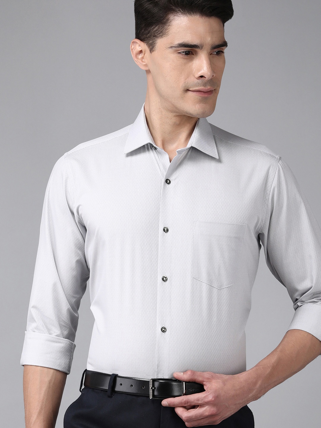 

Van Heusen Men Grey Checked Custom Fit Pure Cotton Formal Shirt