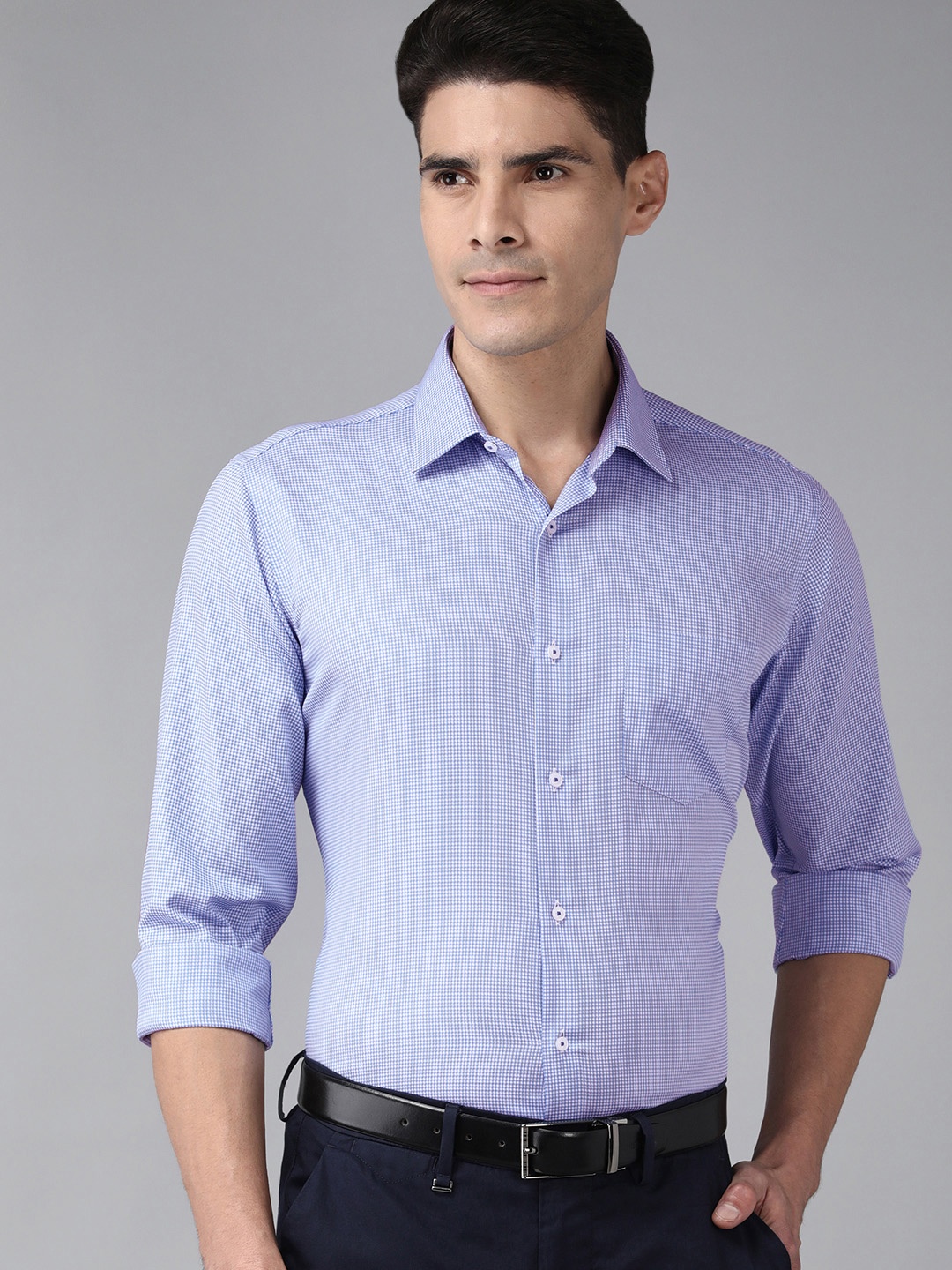 

Van Heusen Men Blue & White Checked Custome Fit Pure Cotton Formal Shirt