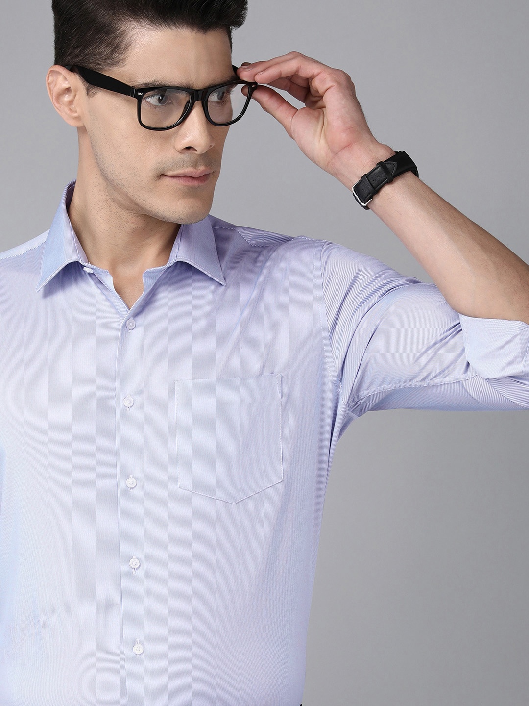 

Van Heusen Men Blue Slim Fit Striped Casual Shirt
