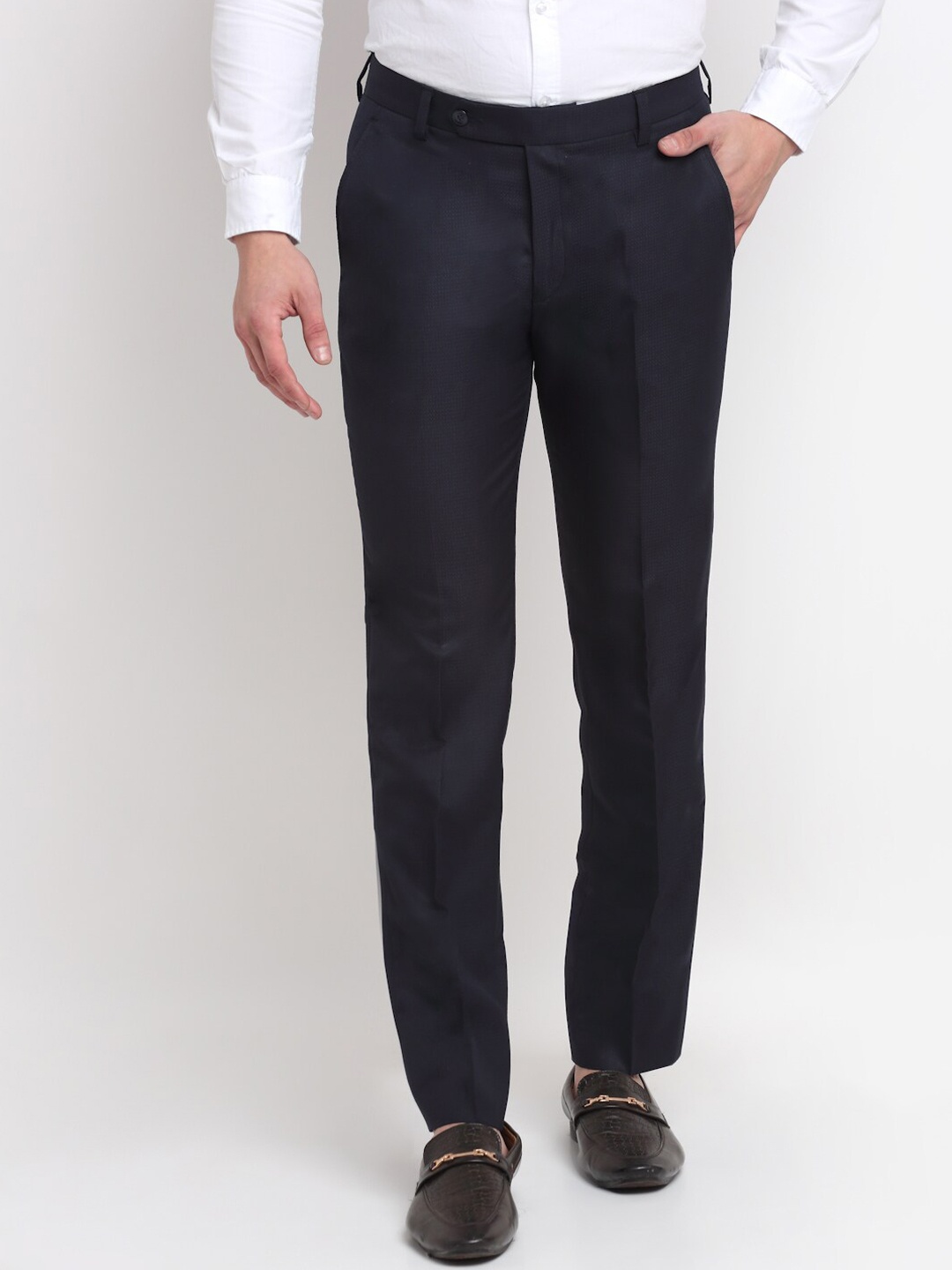 

Ennoble Men Blue Solid Smart Tapered Fit Easy Wash Trousers