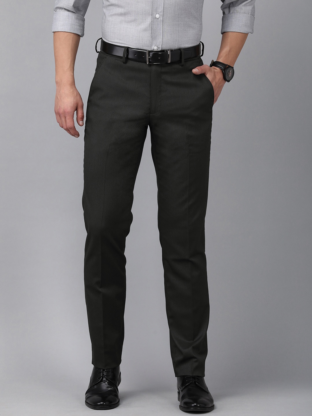

Van Heusen Men Charcoal Solid Slim Fit Formal Trousers