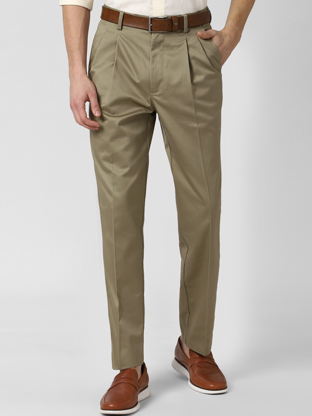 

Peter England Casuals Men Khaki Pleated Pure Cotton Trousers