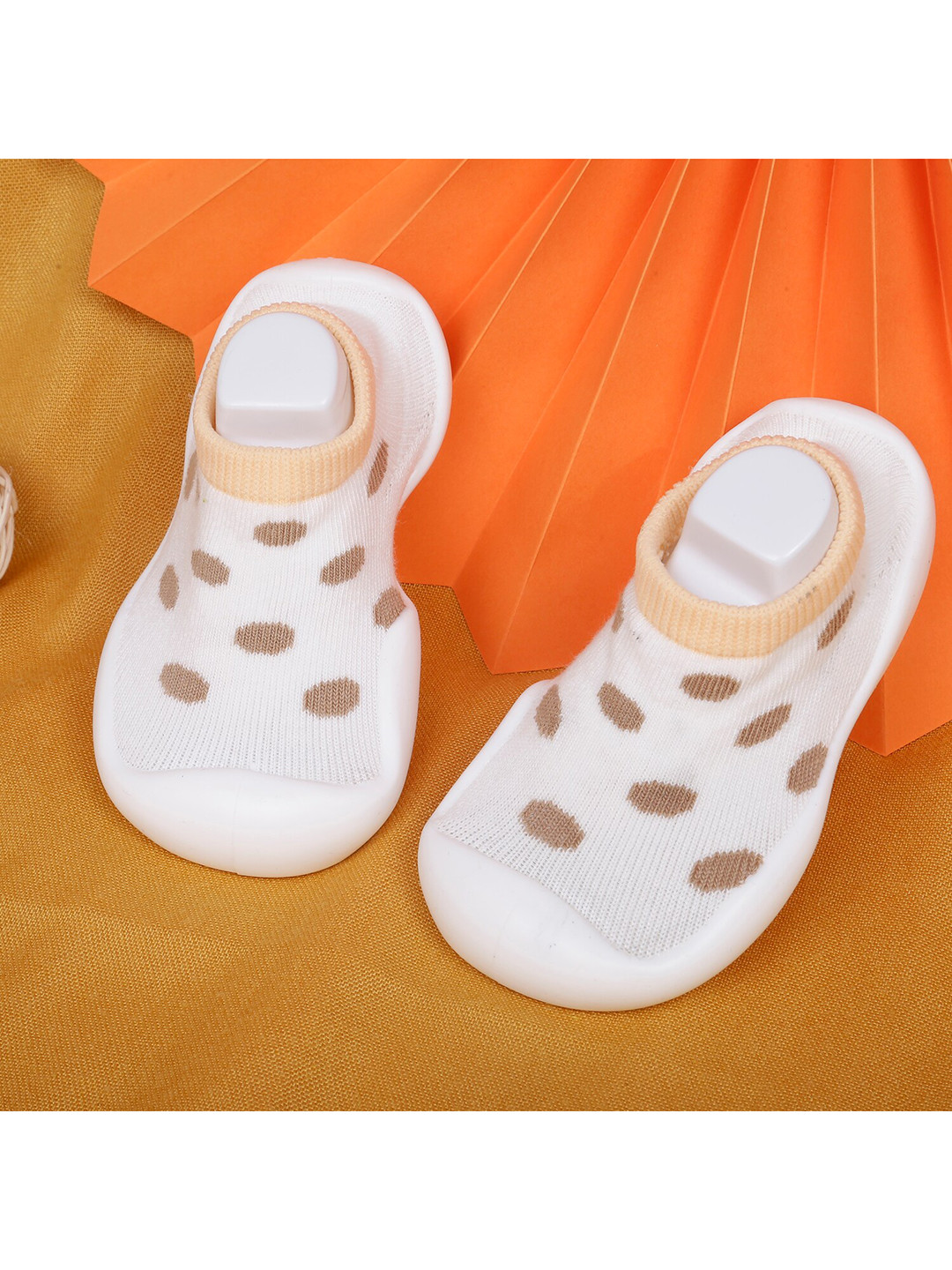 

Baby Moo Kids White Polka Dot Printed Slip-On Sneakers