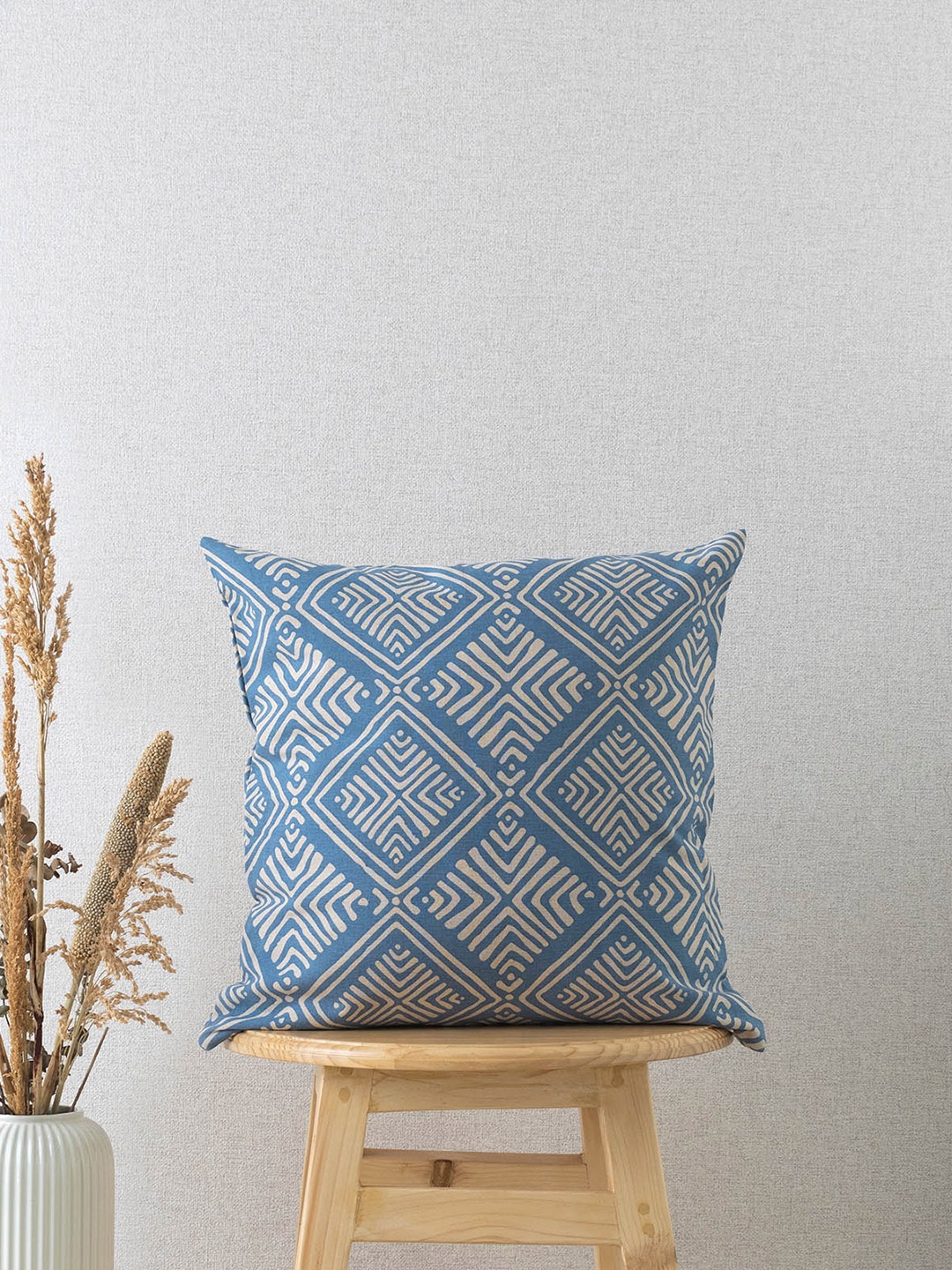 

The Yellow Dwelling Unisex Blue Geometric