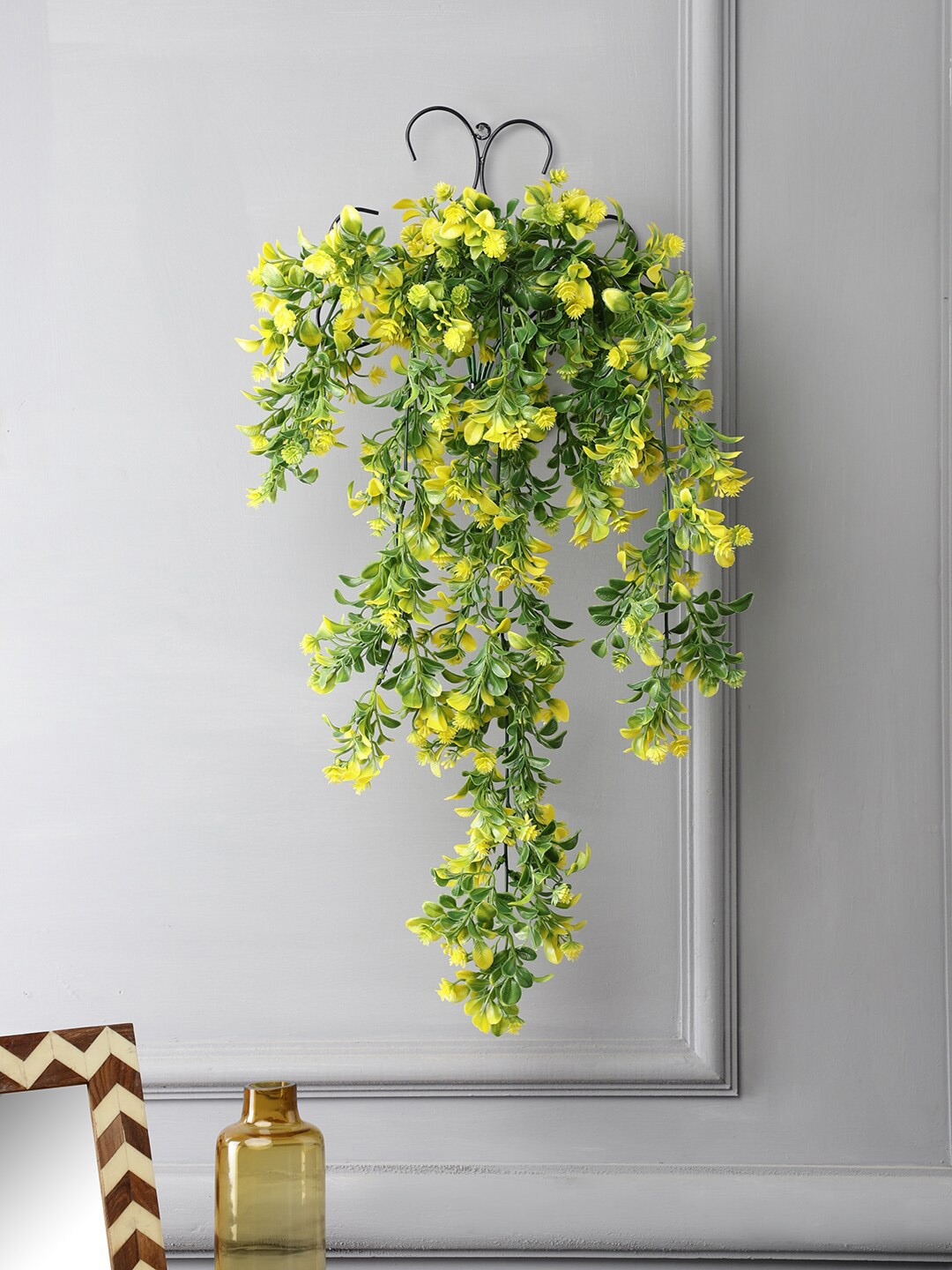 

FOLIYAJ Green & Yellow Artificial Leaf Vine With Metal Wall Stand