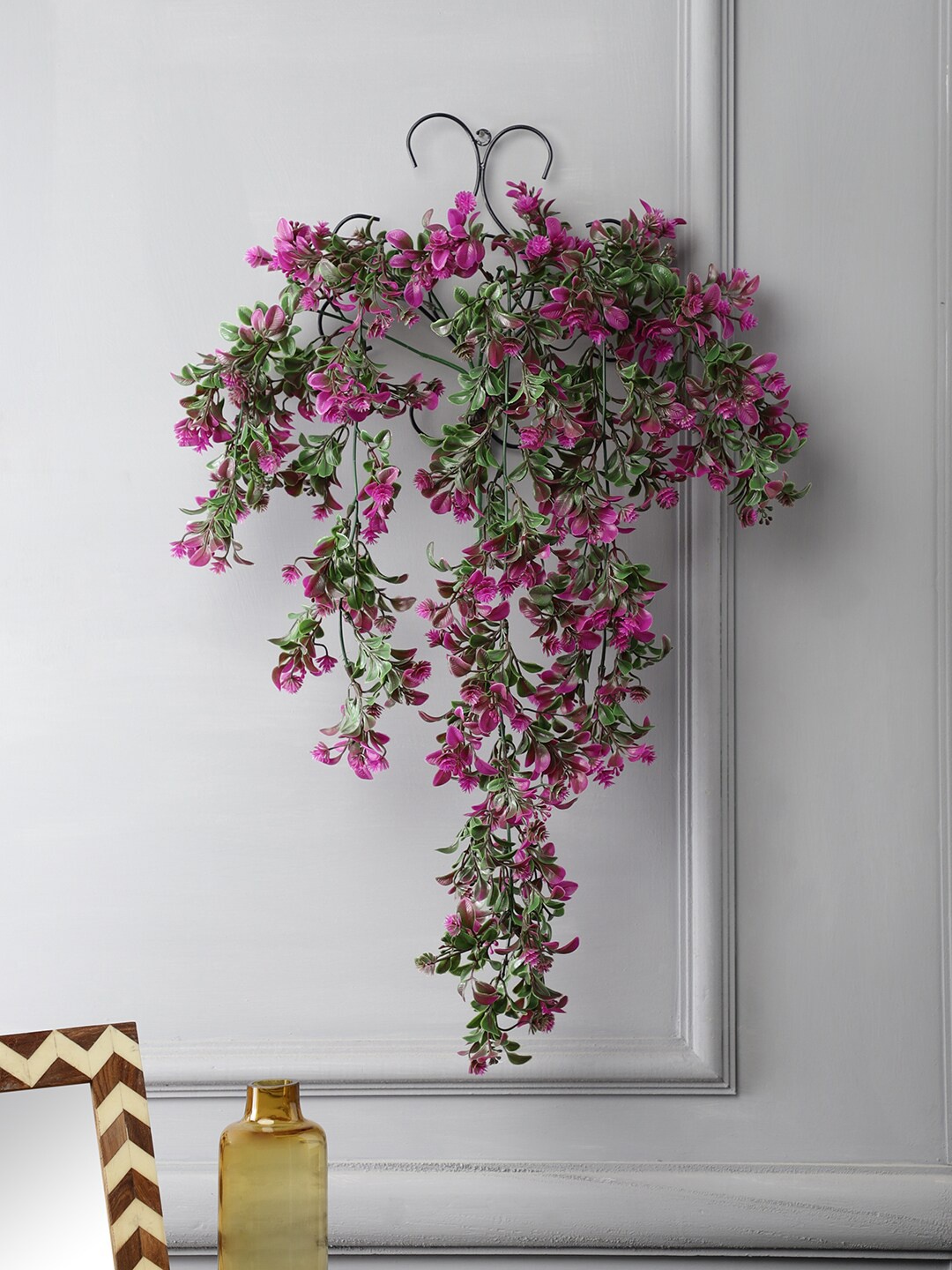 

FOLIYAJ Purple & Green Vine Leaf With Metal Wall Stand