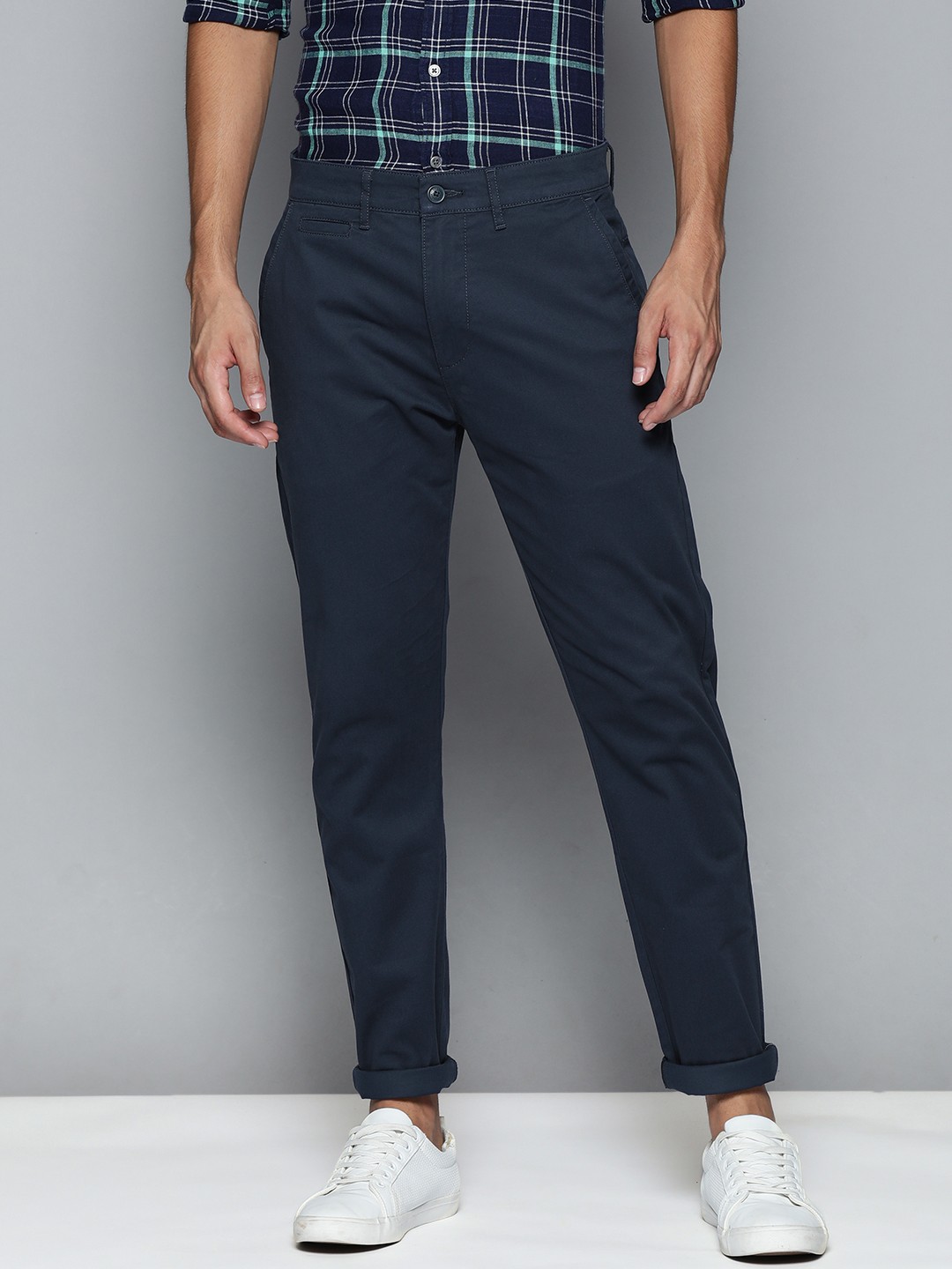

Levis Men Navy Blue Solid Slim Fit Chinos