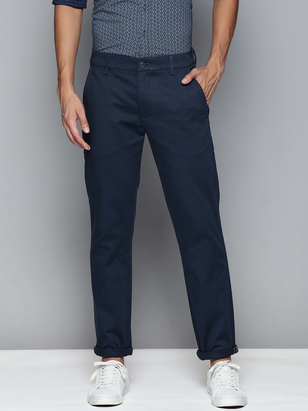 

Levis Men Navy Blue Solid Slim Fit Chinos