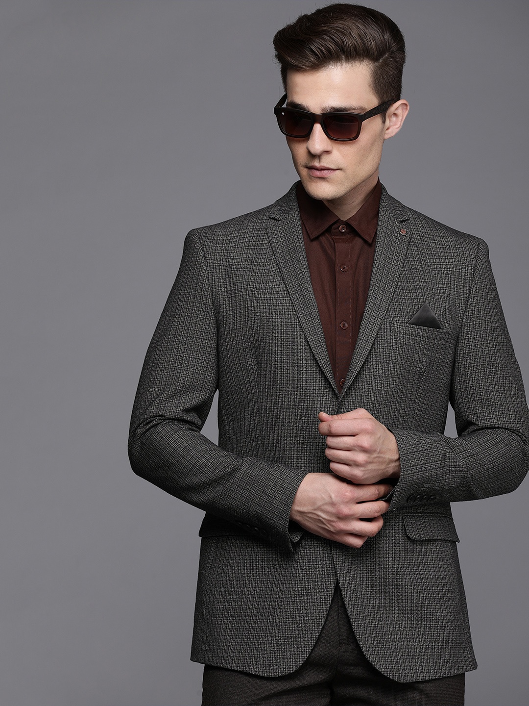

Theme Men Black & Grey Checked Single-Breasted Slim Fit Notched Blazer