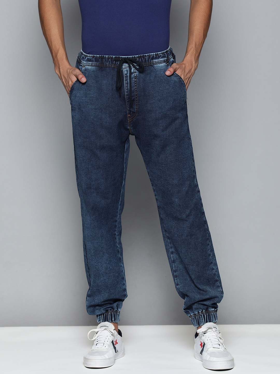 

Levis Men Blue Solid Relaxed Joggers