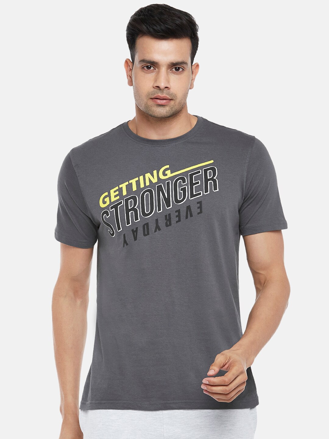 

Ajile by Pantaloons Men Grey Typography Printed Slim Fit T-shirt