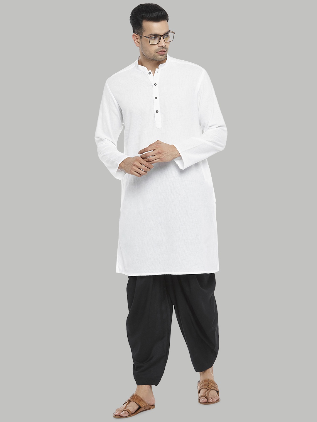 

indus route by Pantaloons Men Off White Cotton Dobby Kurta
