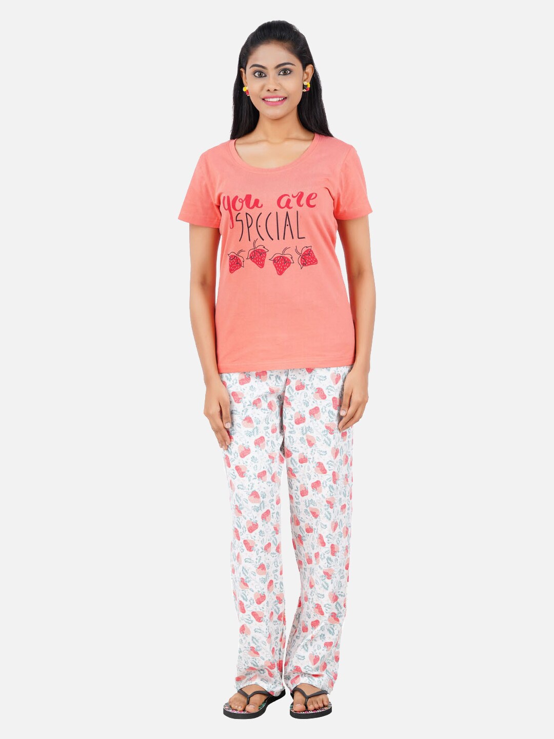 

PRIDE APPAREL Women Peach-Coloured & White Printed Pure Cotton Night suit