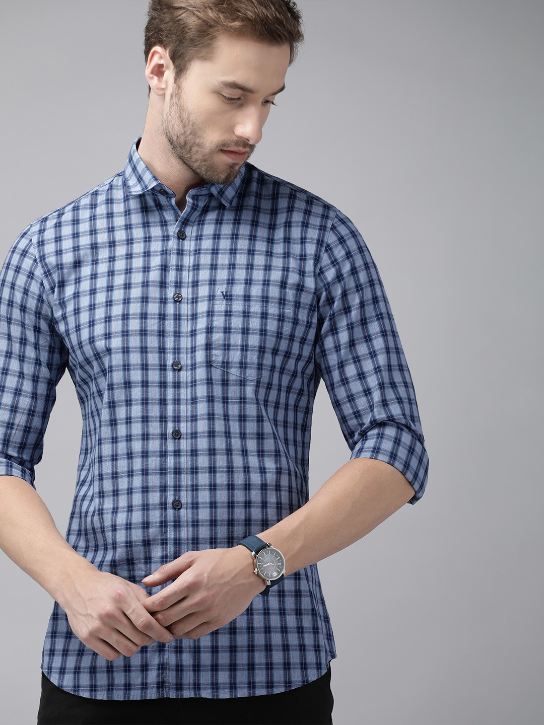 

Van Heusen Sport Men Blue Slim Fit Checked Casual Shirt