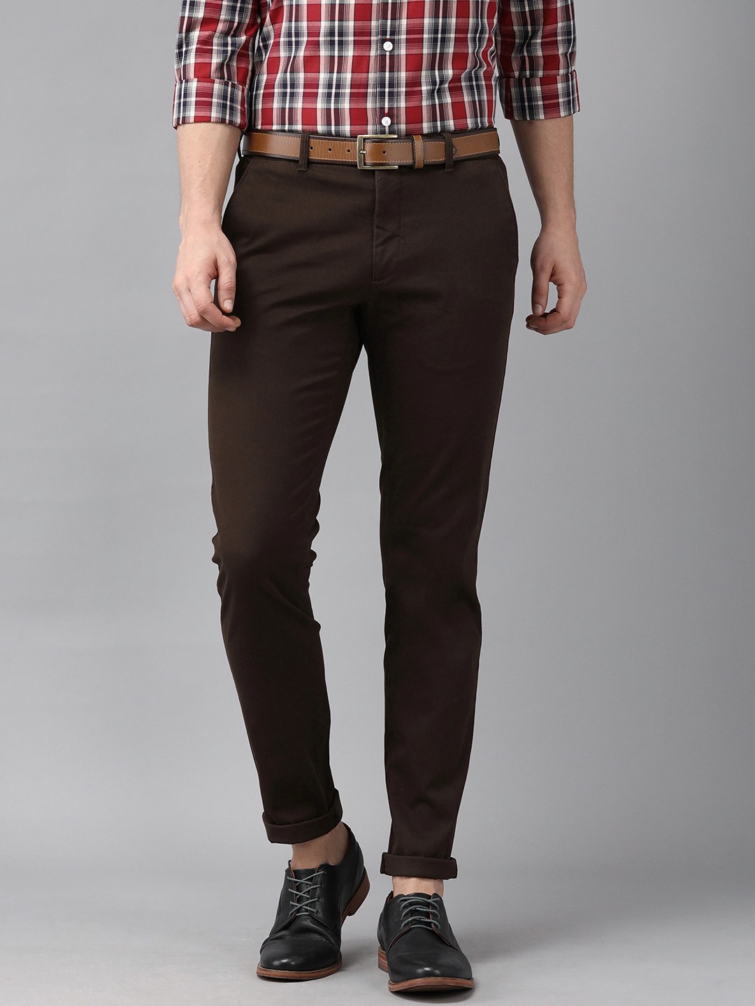 

Van Heusen Sport Men Brown Solid Tapered Fit Chinos Trousers
