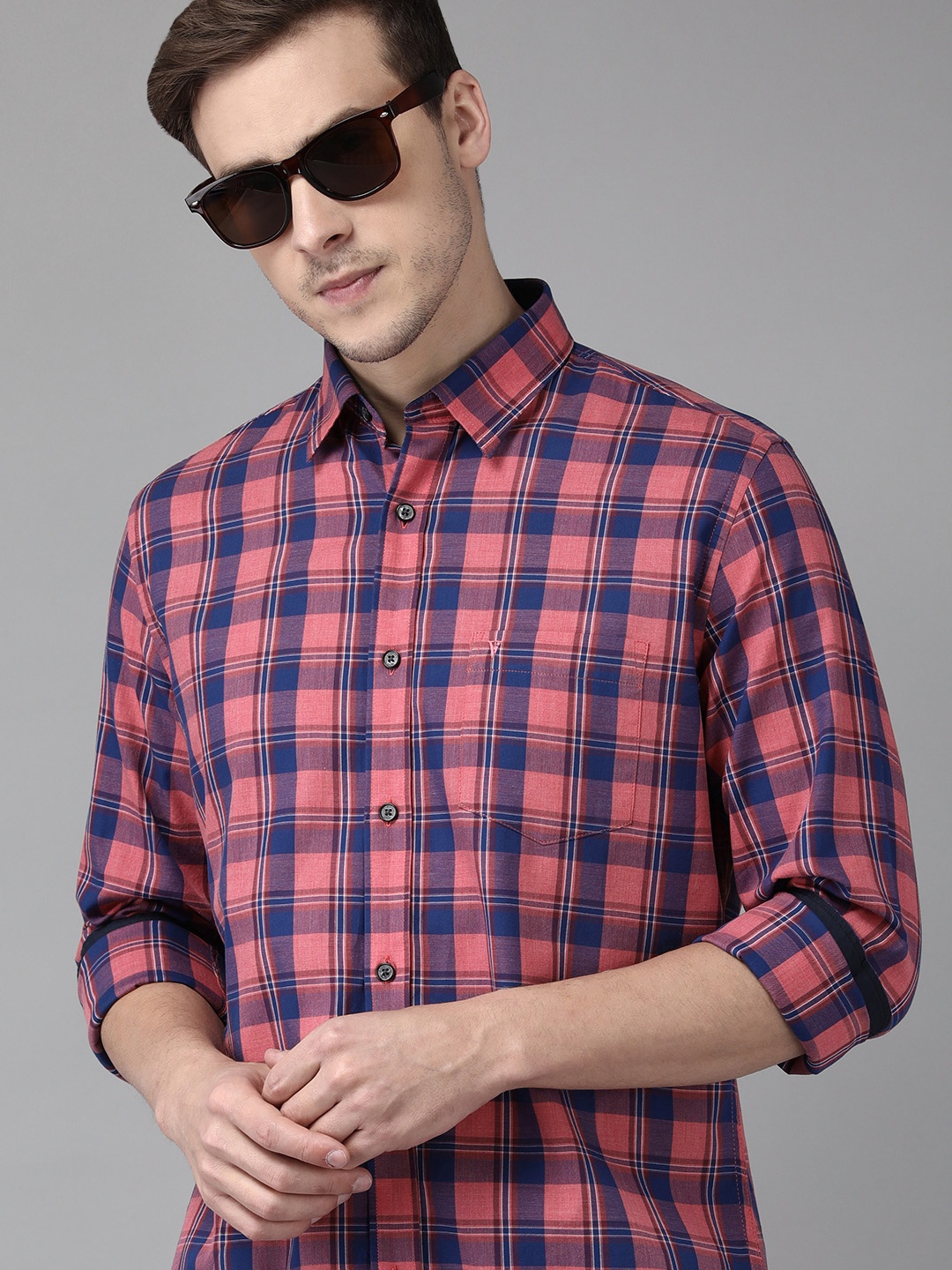 

Van Heusen Sport Men Red & Blue Slim Fit Checked Pure Cotton Casual Shirt