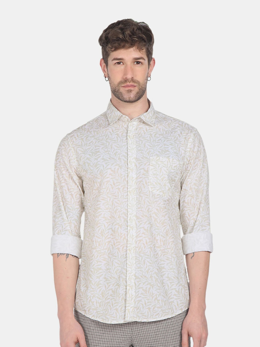 

Ruggers Men White & Beige Printed Pure Cotton Casual Shirt