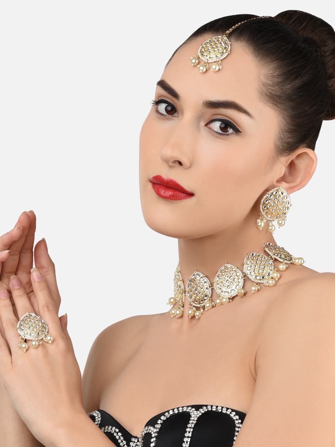 

Zaveri Pearls Gold-Plated & White Kundan-Studded & Beaded Jewellery Set