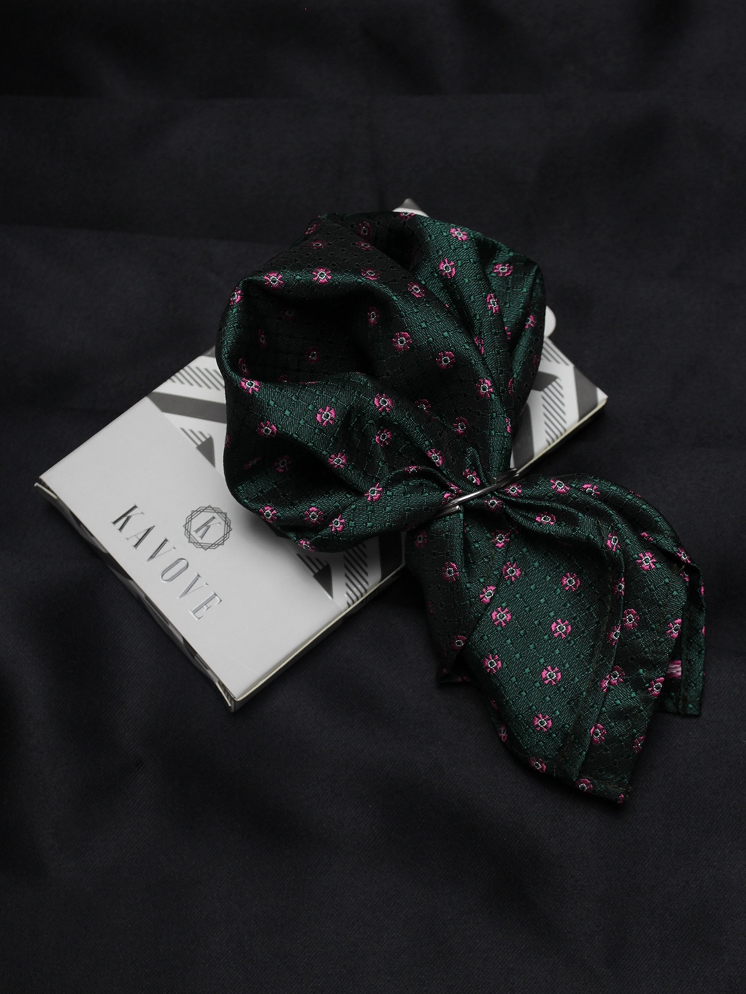 

KOVOVE Men Green & Pink Printed Pocket Square
