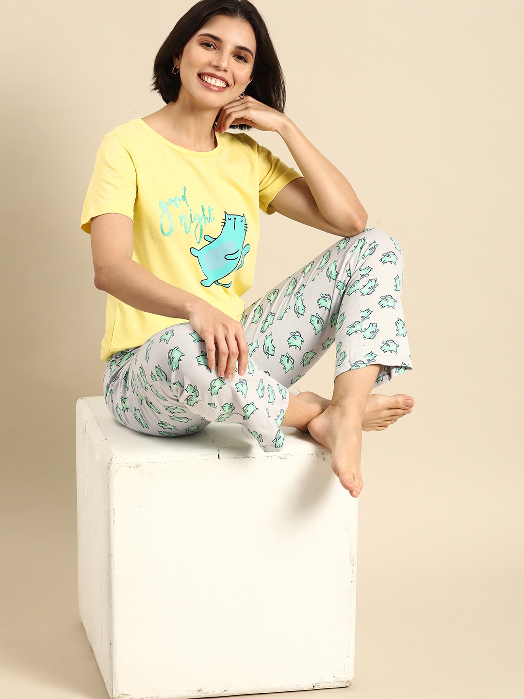 

Dreamz by Pantaloons Women Yellow & Blue Graphic Printed Night suit