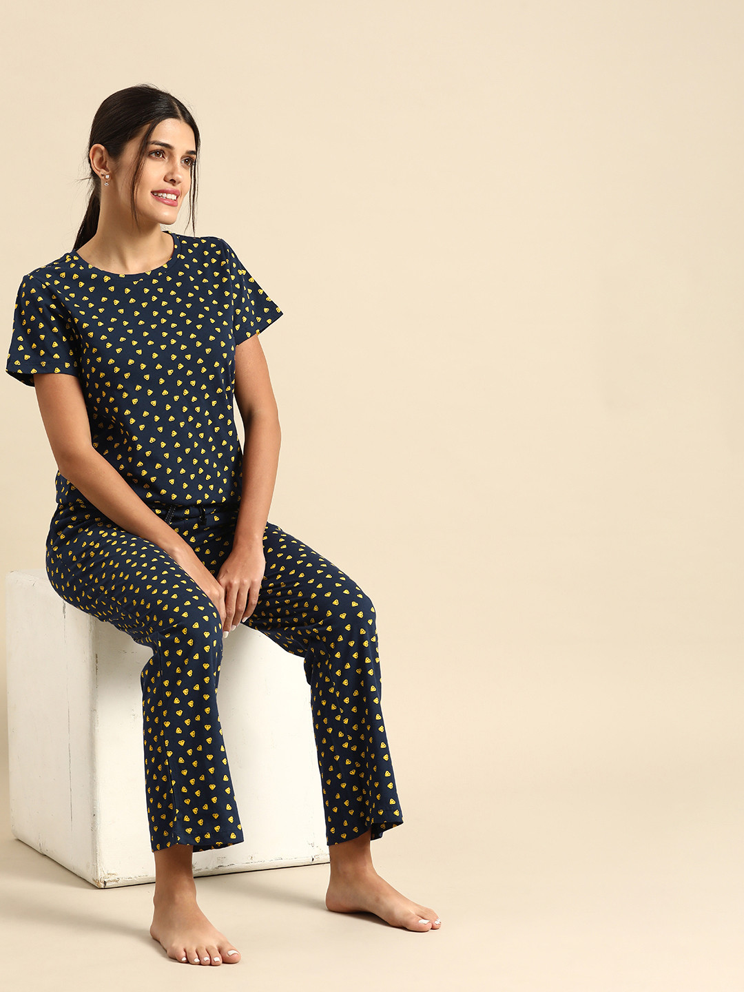 

Dreamz by Pantaloons Women Navy Blue & Yellow Printed Night suit