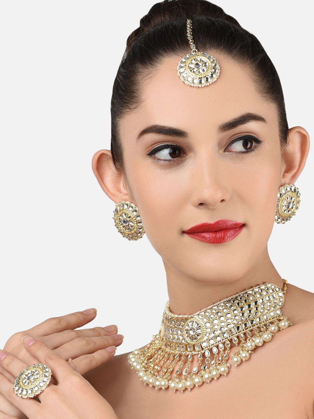 

Zaveri Pearls Gold-Plated & White Kundan Stone-Studded Jewellery Set