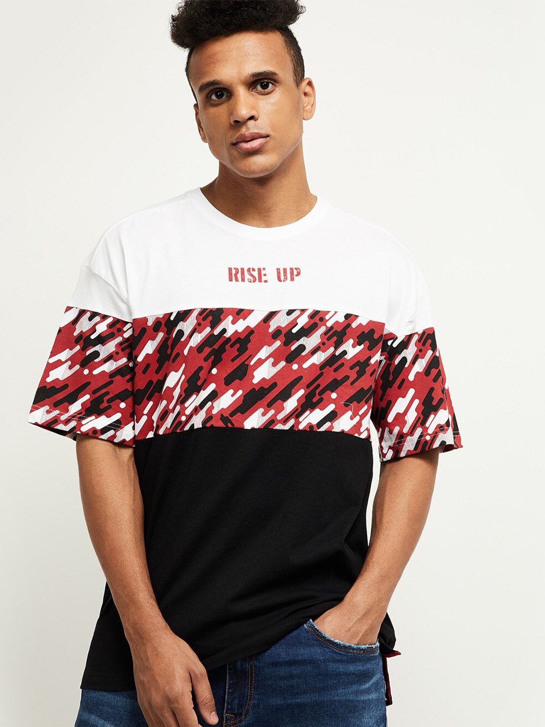 

max Men White & Black Typography Printed T-shirt