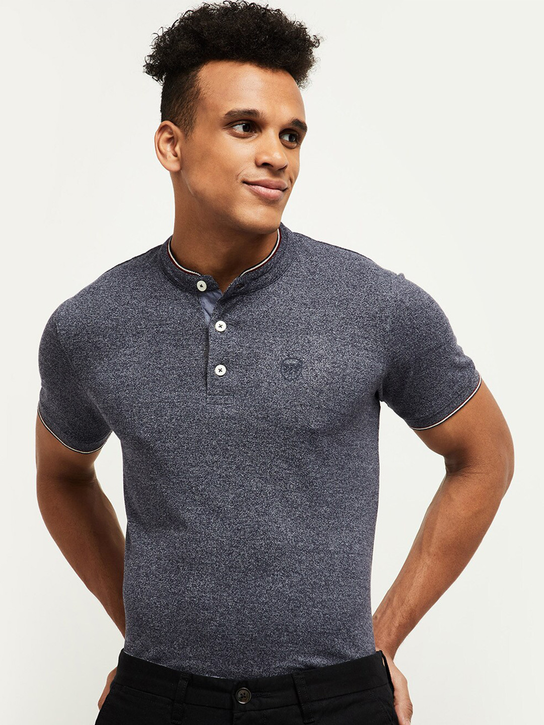 

max Men Blue Henley Neck T-shirt